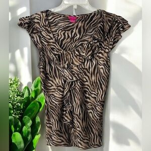 Sunny Leigh Ruched Ruffle Blouse in Black and Tan☑️